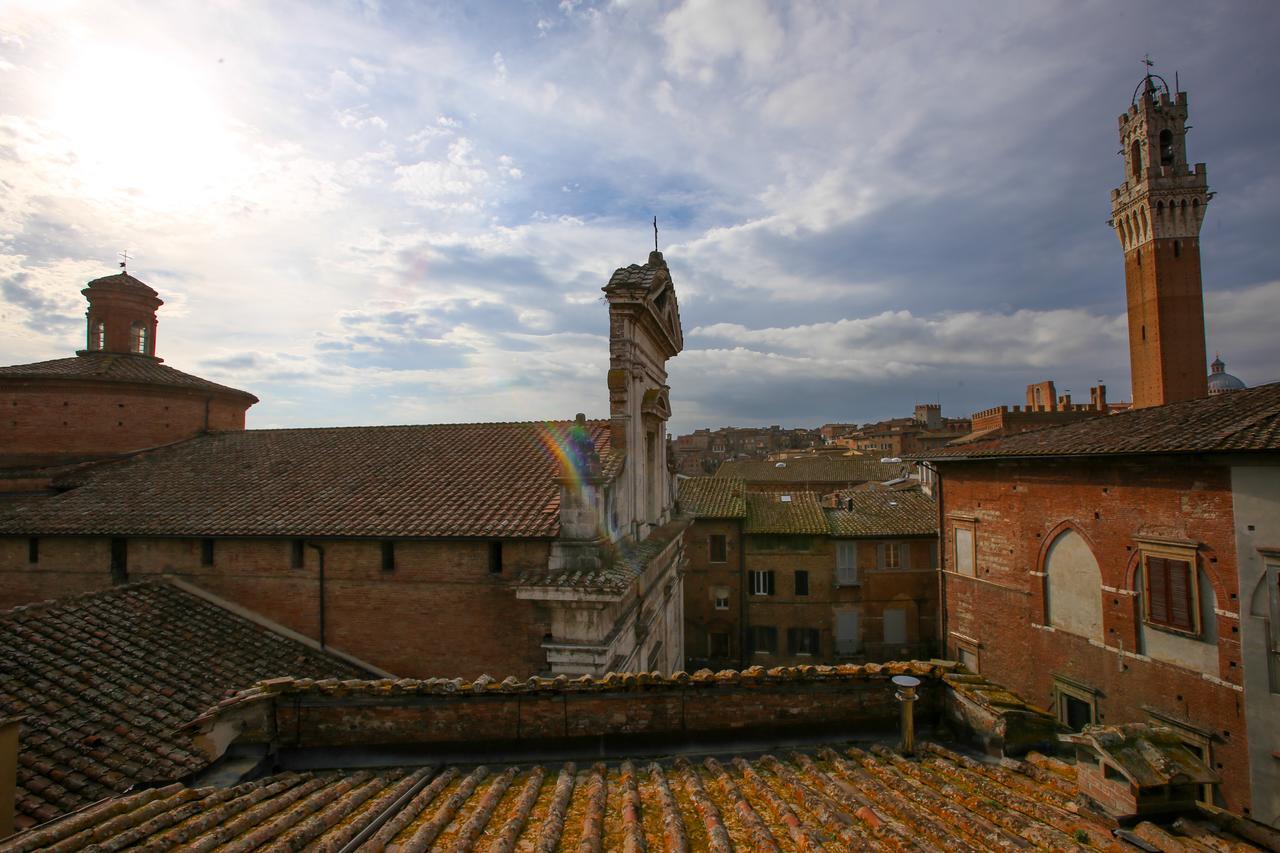 B&B Le Logge Luxury Rooms Siena Exterior foto